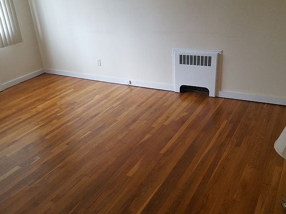 4th image of 315 Isabella Ave #1FL