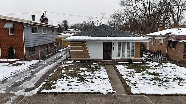 14634 Kenwood Ave photo 1