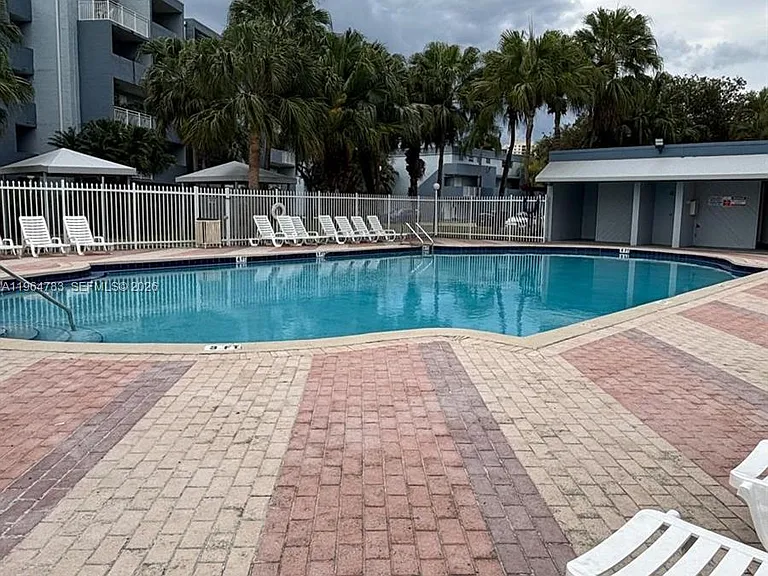 9365 Fontainebleau Blvd #E105 — Photo 30