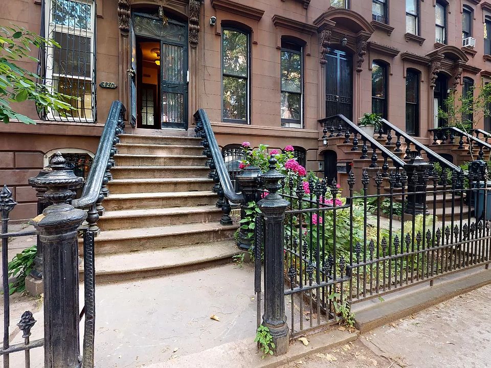 1st image of 426 Vanderbilt Ave