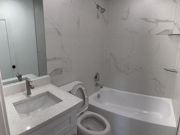 3rd image of 481 E Jessup Ave #483