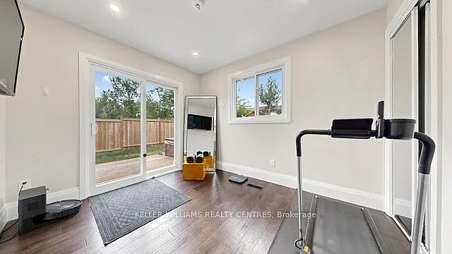 29 Bronte Cres #UPPER — Photo 26