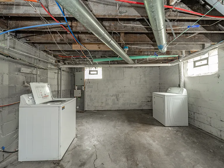 2344 N Capitol Ave — Photo 30