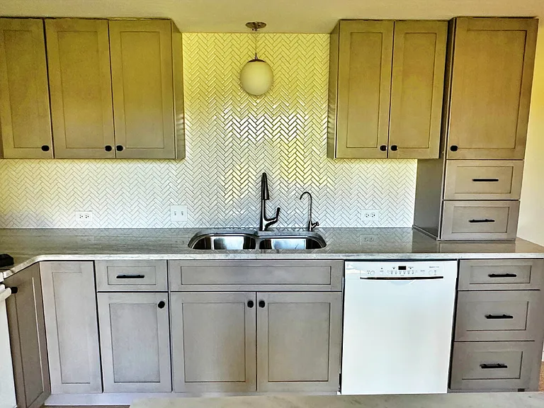2122 S Victor St #E — Photo 6