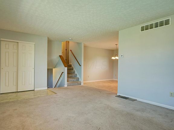 4th image of 12 Weeping Willow Run Dr