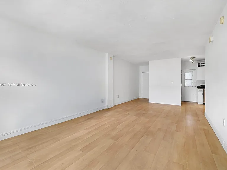 1300 Lincoln Rd #B402 — Photo 7