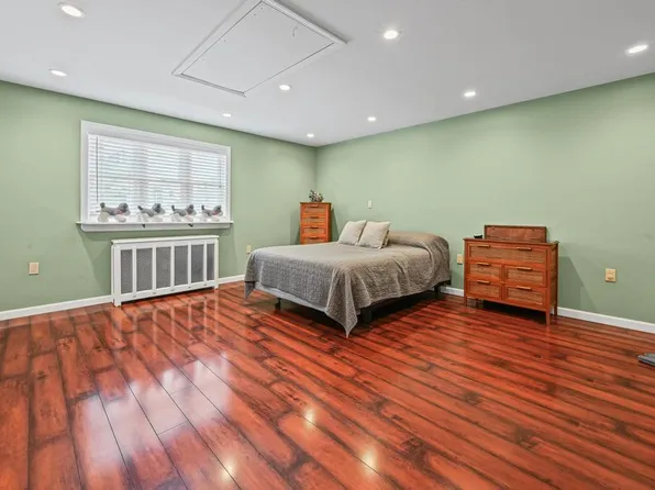 12-34 Cross Bay Boulevard image 14 of 29