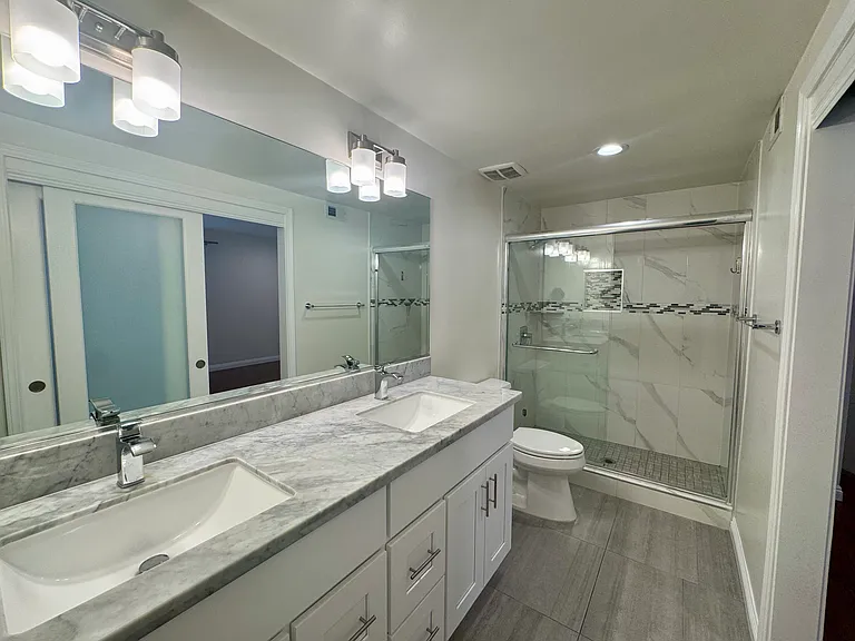4325 W 182nd St #26 — Photo 15