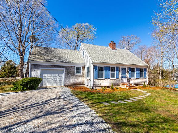 2nd image of 4 Quail Hill Road