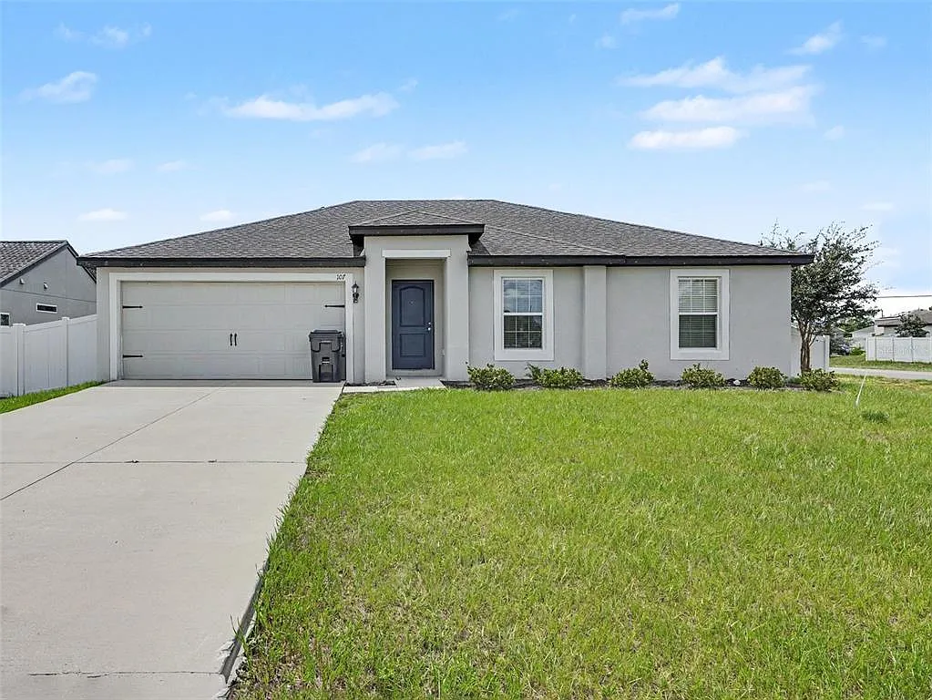 3 bed, 2.0 bath, 1244 sqft, $1,600 — Photo 1