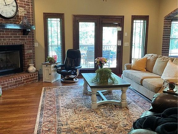 4th image of 6101 W Valley Forge Dr