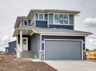 178 E Clearwater Ter, Chestermere, AB T1X2M5