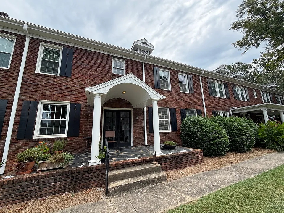 524 Hawthorne Lane Unit #2