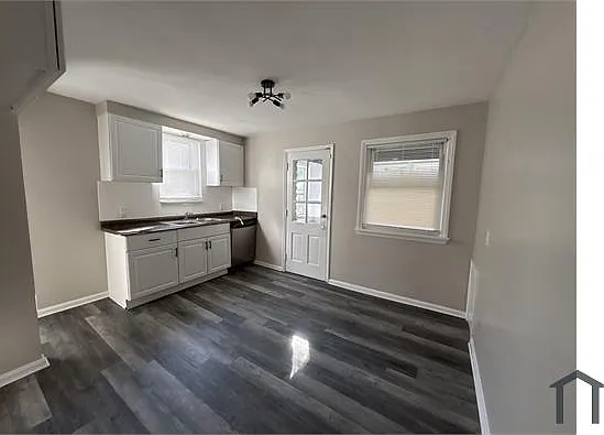 4 bed, $2,100 — Photo 3