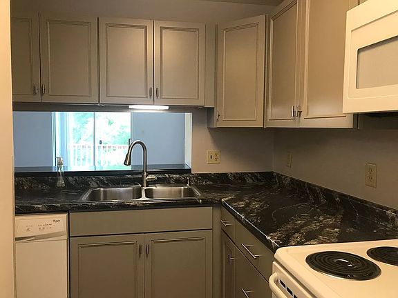 3rd image of 2347 S Burberry Ln #2347
