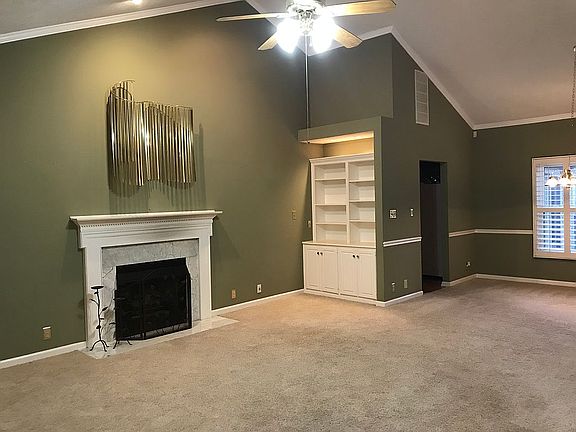 Gas fireplace 