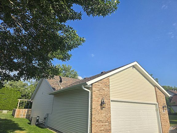 2nd image of 568 Thornberry Ct