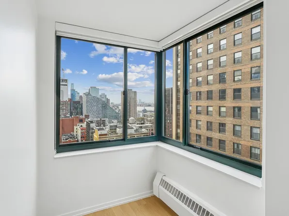 200 West 60th Street image 13 of 46