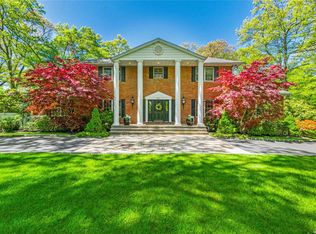 50 Foxhunt Cres, Syosset, NY 11791