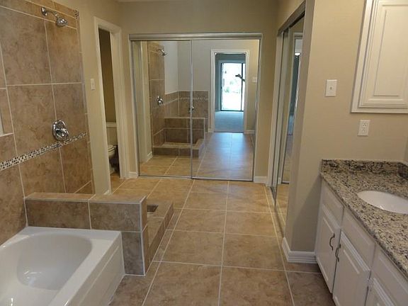 5th image of 2120 Avignon Dr