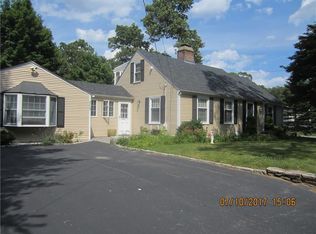 307 Manor Dr, Warwick, RI 02888