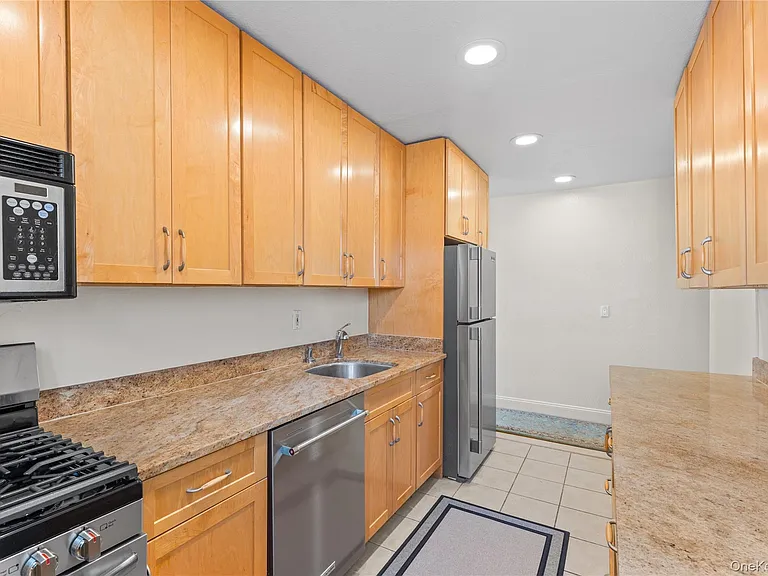 750 Shore Rd #2G — Photo 8