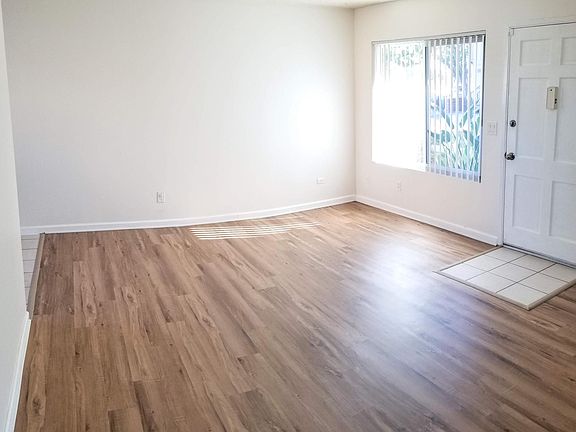 5th image of 4450 Boundary St APT 11