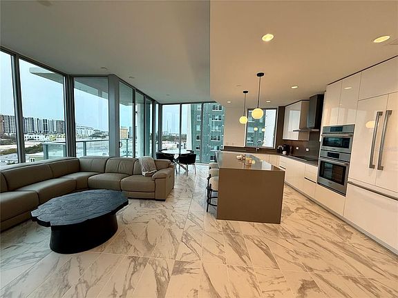 5th image of 777 3RD AVENUE N #908
