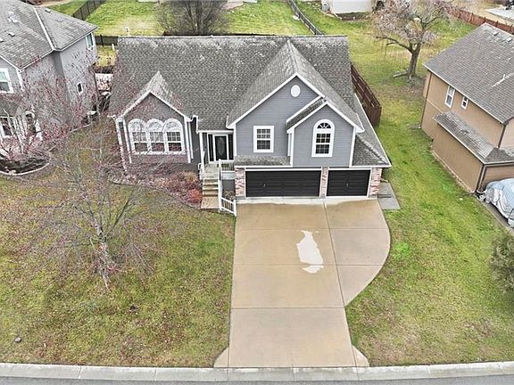 2nd image of 2328 SW River Spring Rd