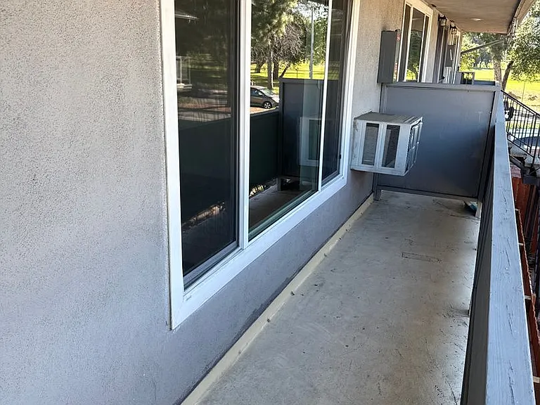 616-618 S Santa Anita Ave — Photo 9