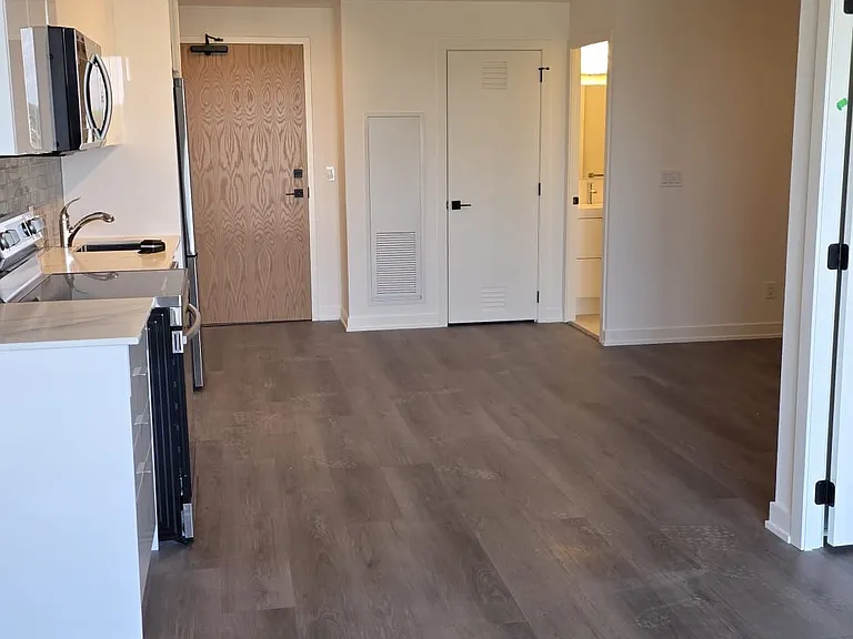 33 Erie Ave #404 — Photo 12