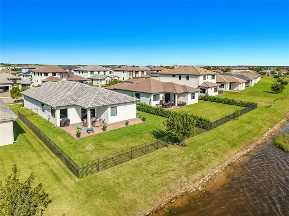 5246 Karlia Dr, Immokalee, FL 34142