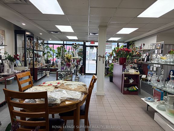 5th image of 529 Rogers Rd