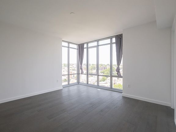 4th image of 320 Adolphus Ave #802