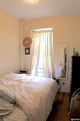 Rented by Oxford Property Group | media 75