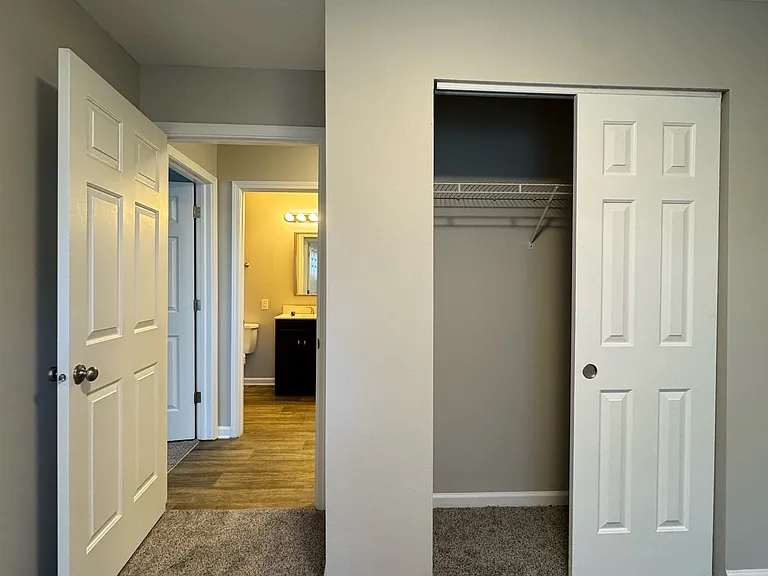 1039 S Rangeline Rd — Photo 13