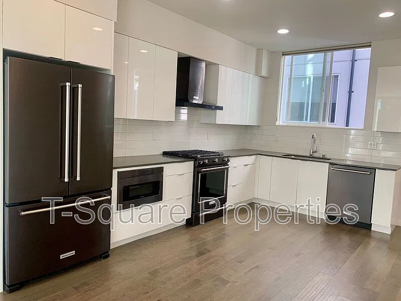 3 bed, 2.0 bath, 1675 sqft, $4,600 — Photo 3