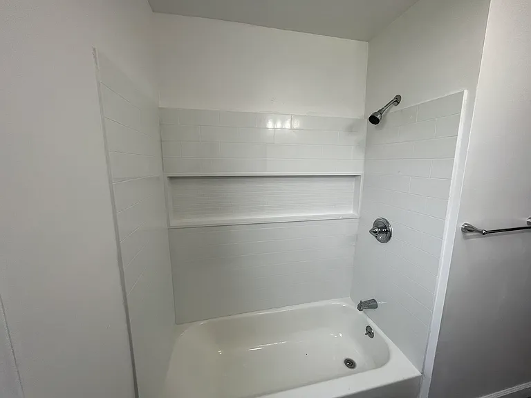 2516 N Dupont Pkwy — Photo 22