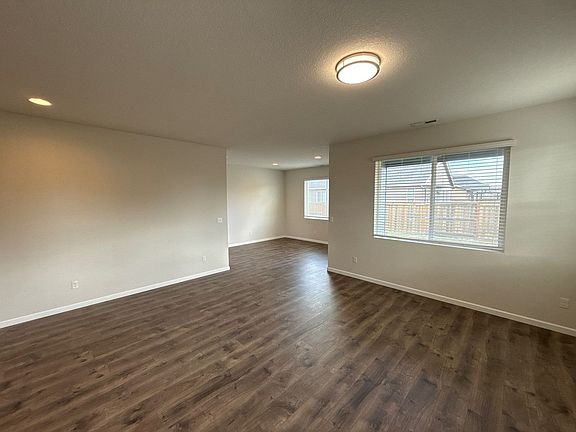 5th image of 5012 49th Ave NE