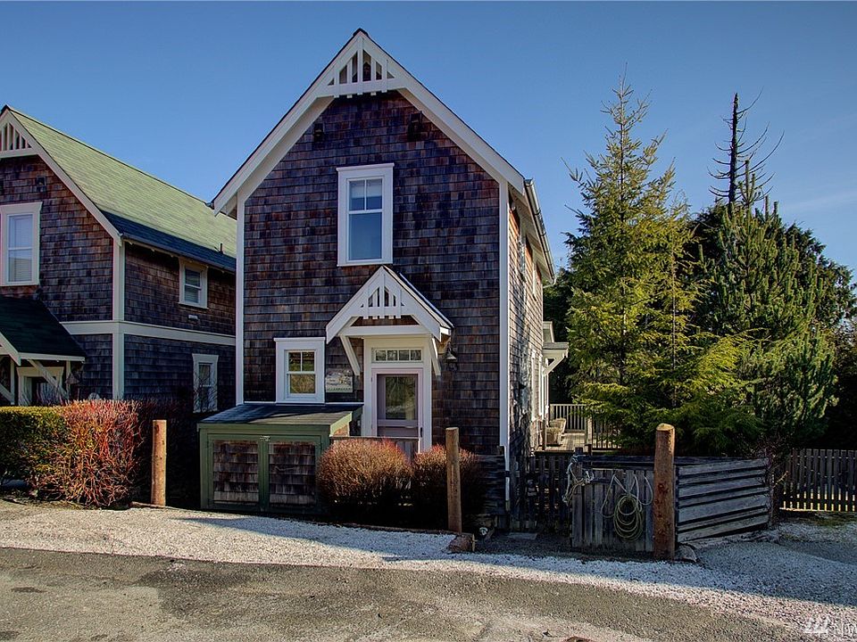 1st image of 43 Lily Ln