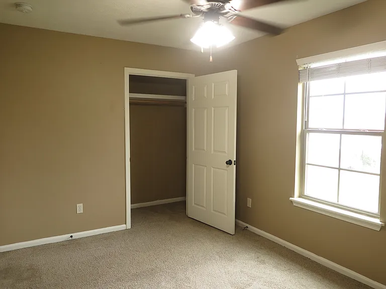 509 E Lagrange St #A — Photo 13
