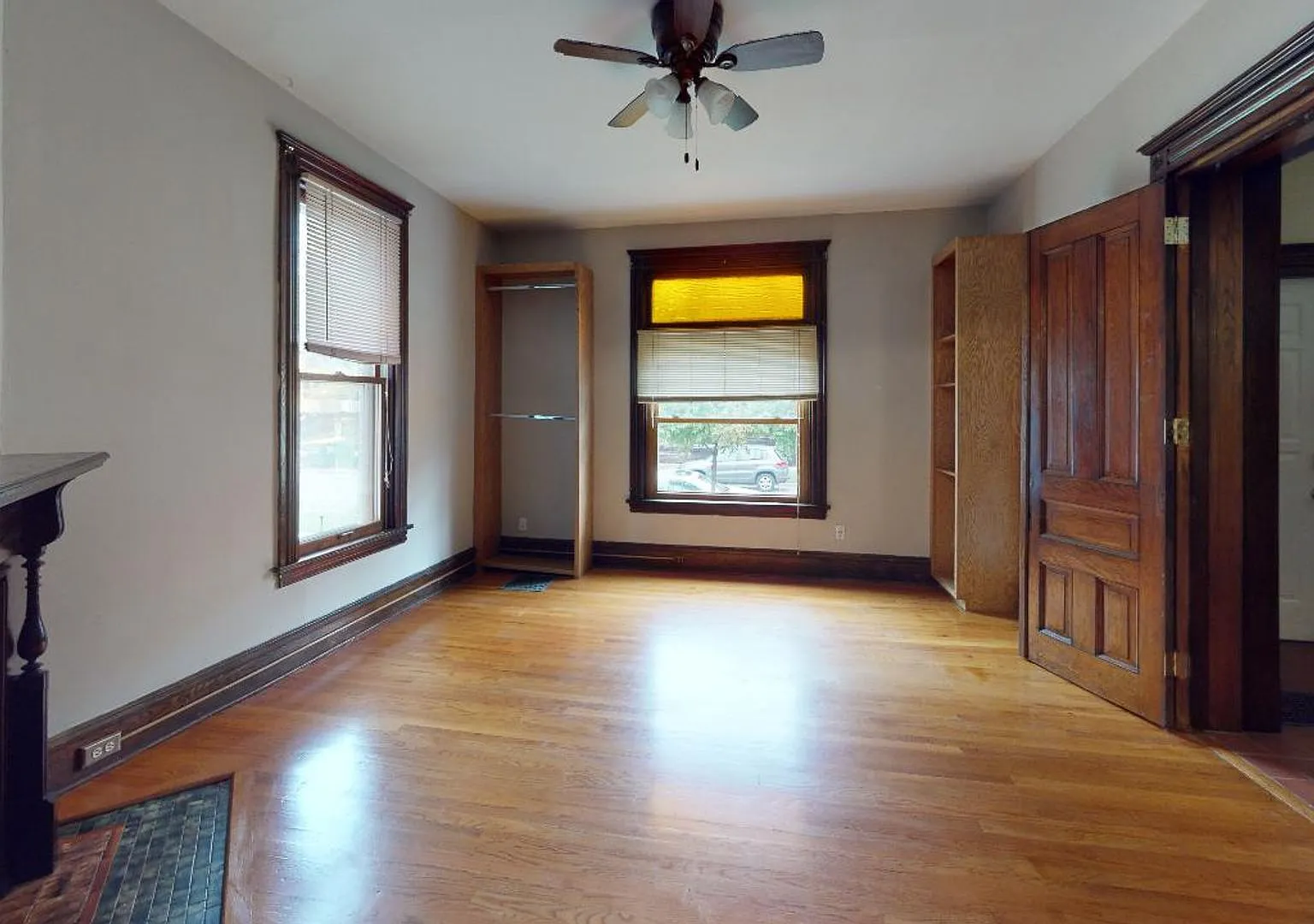 Dinkytown 6-Bedroom House — Photo 1
