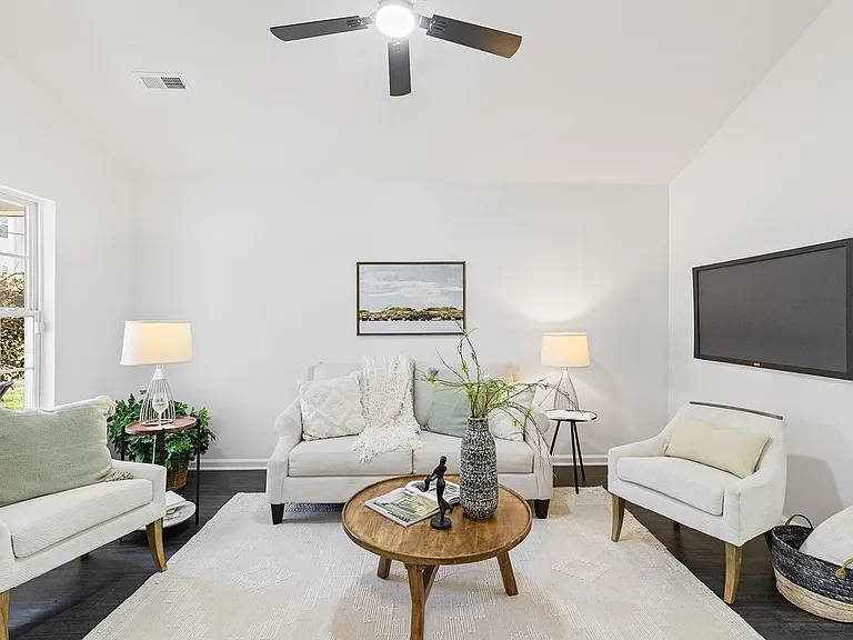 913 Tennyson Dr — Photo 15