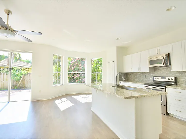 4534 NW 94th Pl — Photo 3