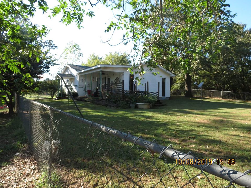 1st image of 96 Lakeshore Pl