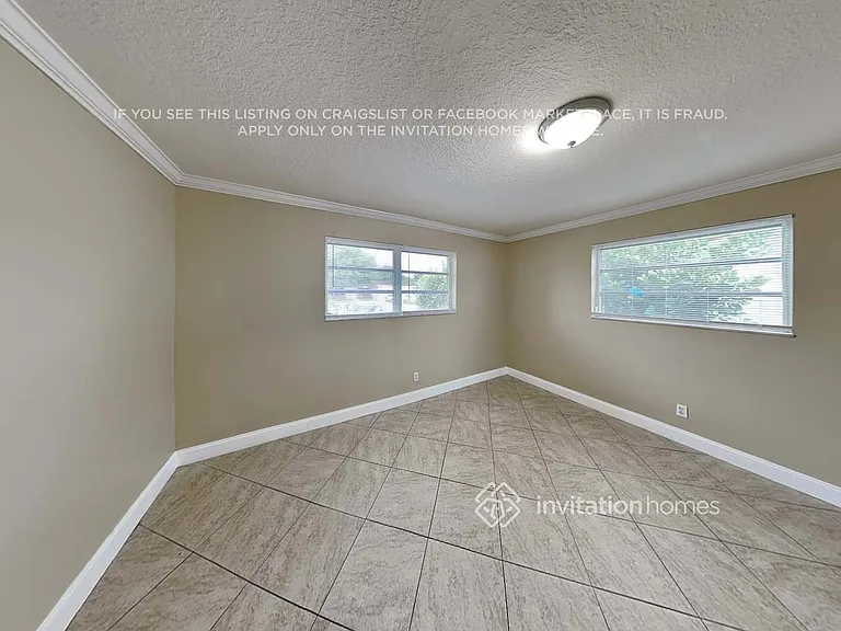 1920 N 53rd Ave — Photo 13