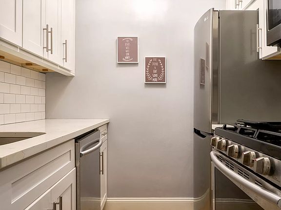 4th image of 225 E 57th St APT 6N