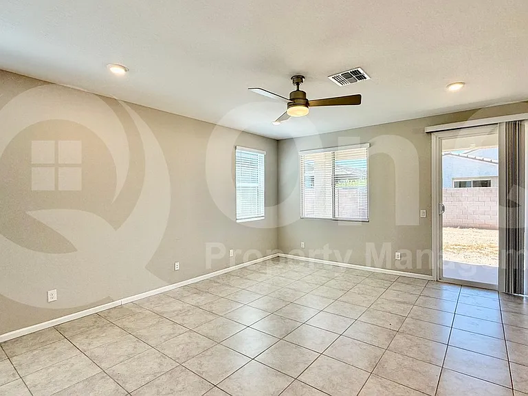 17381 W Daley Ln — Photo 6