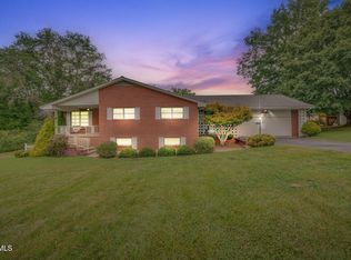 102 Patrick Henry Cir, Kingsport, TN 37663