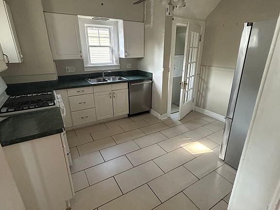5th image of 1837 Cumberland Rd